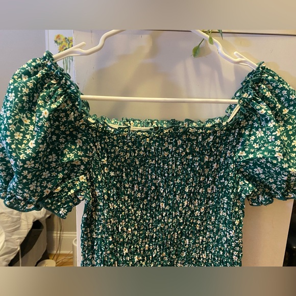 Flowered Off shoulder dress - Picture 2 of 5